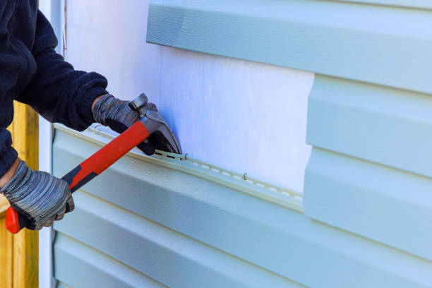 Reliable Emergency Siding Repair contractor in Edinburg, IL by Creative Siding